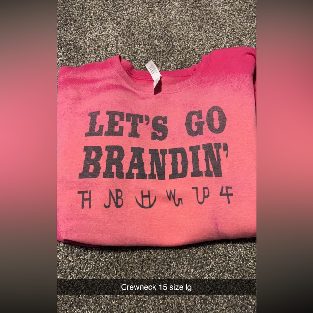 Having a closet clean out.. shipping for shirts 5$ and shipping for jeans 10$